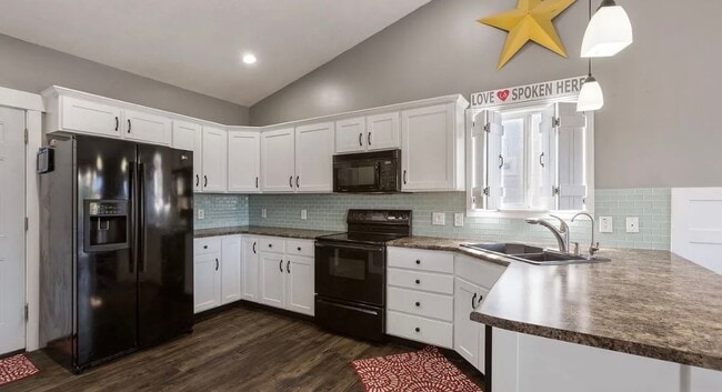 Building Photo - 7463 Red Pine Rd
