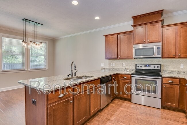Building Photo - 327 Buxton Ln