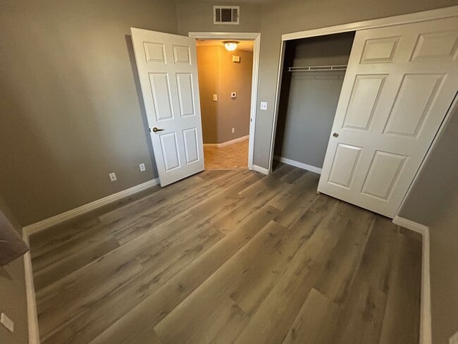 Building Photo - COMPLETED REMODELED 3 BEDROOM, SINGLE STOR...