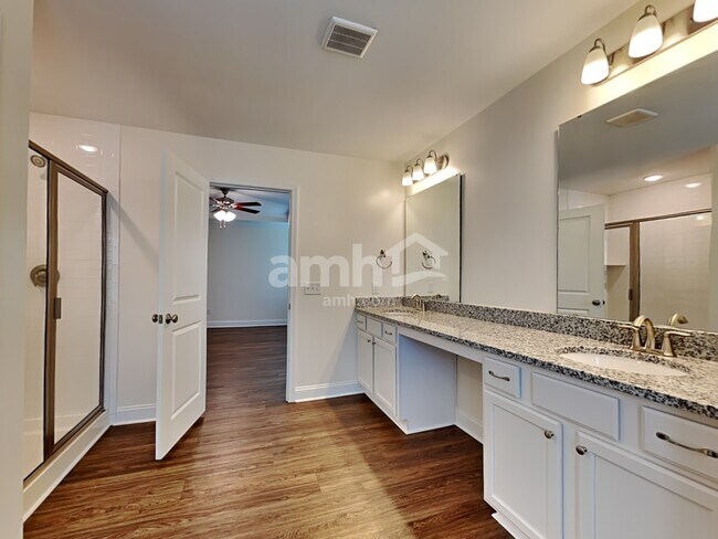 Building Photo - 445 Brookgreen Dr