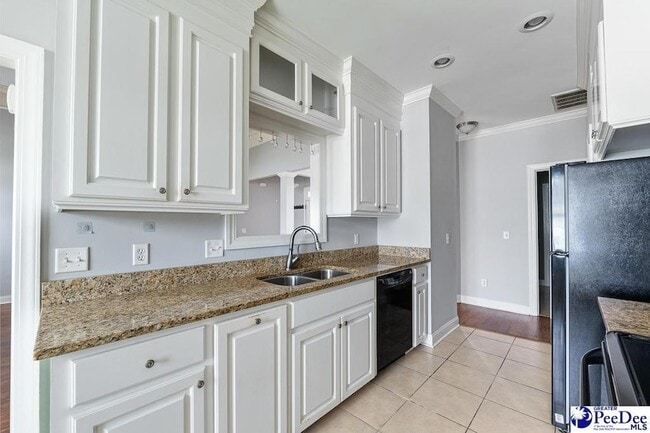 Building Photo - 1365 Millbank Dr