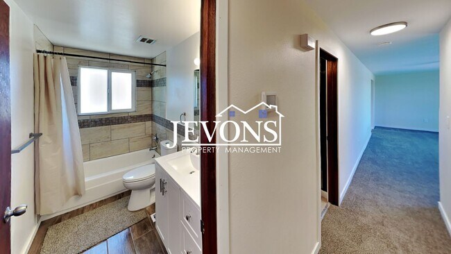 Building Photo - Water and sewer included! Comfortable 3-be...