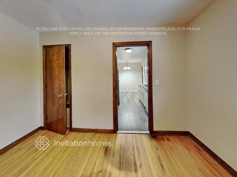 Building Photo - 3612 Commodore Dr