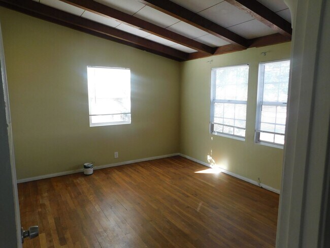Building Photo - 865 Square Foot Property With a 7625 Squar...