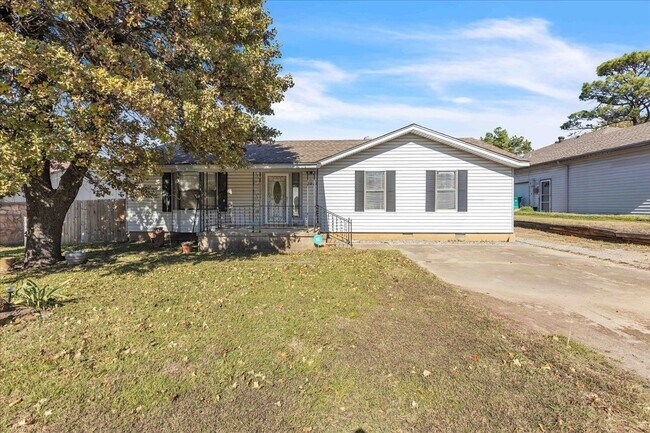 Primary Photo - 8929 NE 52nd St