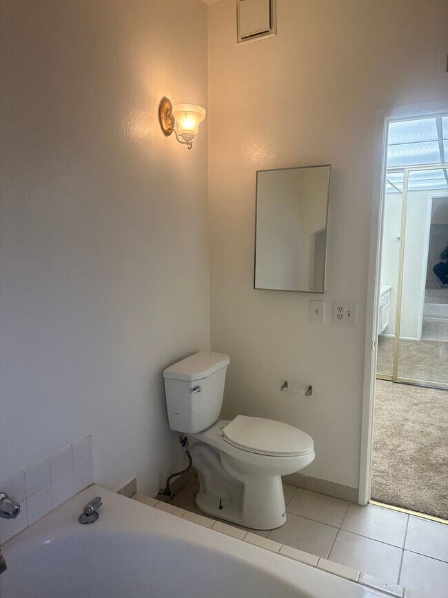 Building Photo - Charming 3-Bed/2.5-Bath Townhome with 2-Car Garage in Garden Grove
