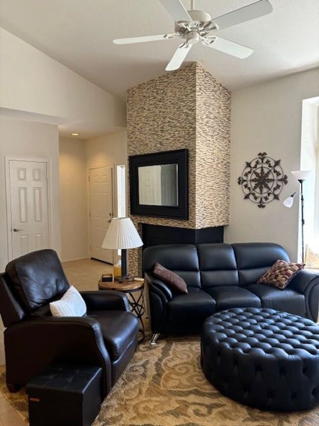 Building Photo - Two bedroom condo