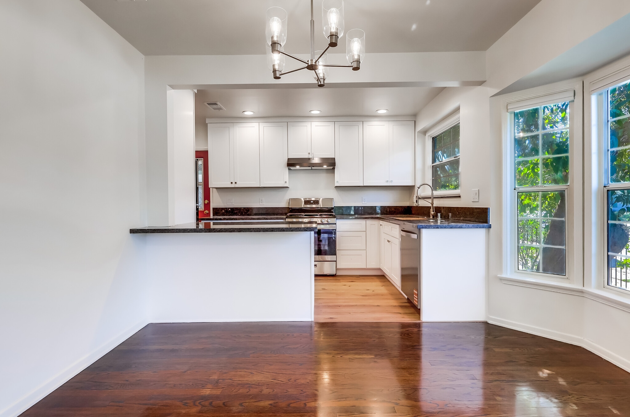 Brand new kitchen and appliances - 11690 Margate St