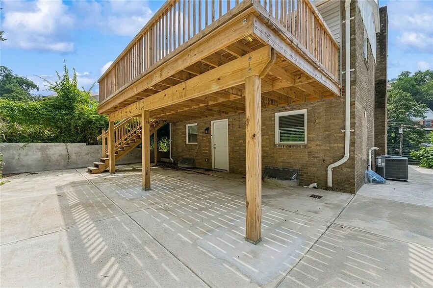 Building Photo - 3125 Ewart Dr