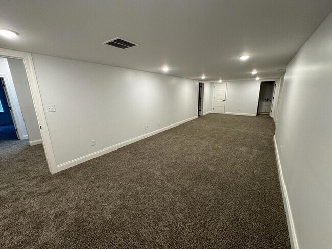 Building Photo - 753 Amanda Ct