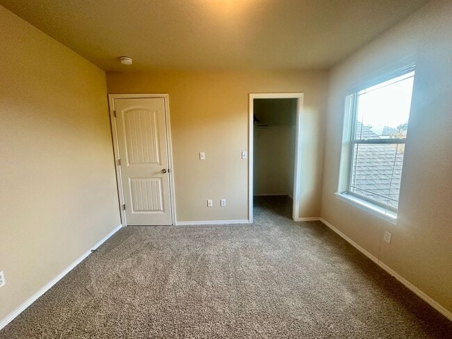 Building Photo - 3 Bed Minutes from Old Mill – Fenced Yard,...