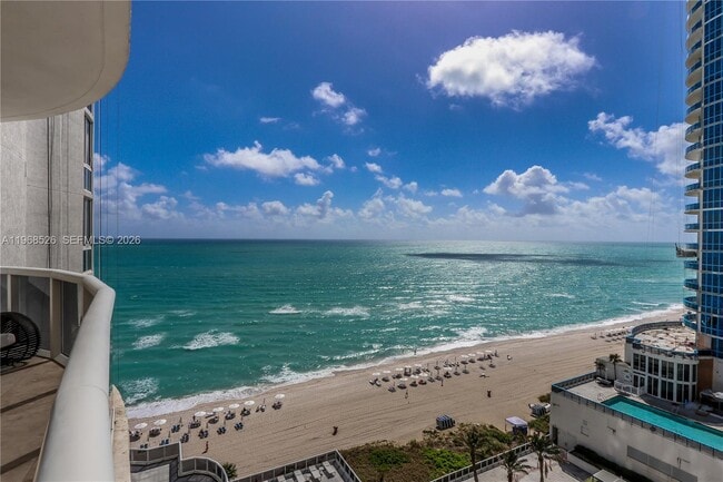 Building Photo - 16001 Collins Ave