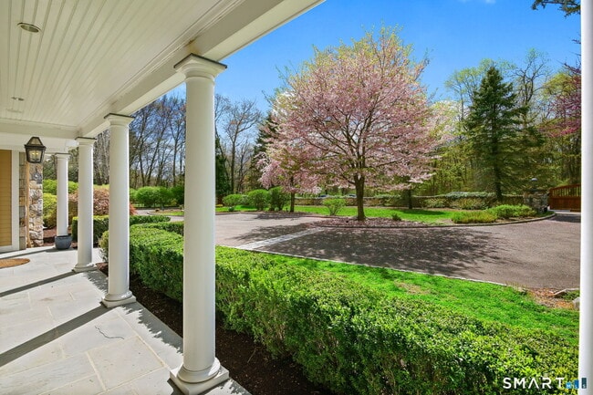 Building Photo - 774 South Ave