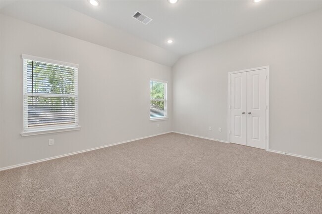 Building Photo - 1452 Glen Oaks Dr