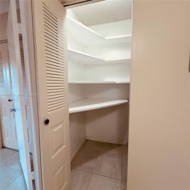 Building Photo - 400 SW 134th Way