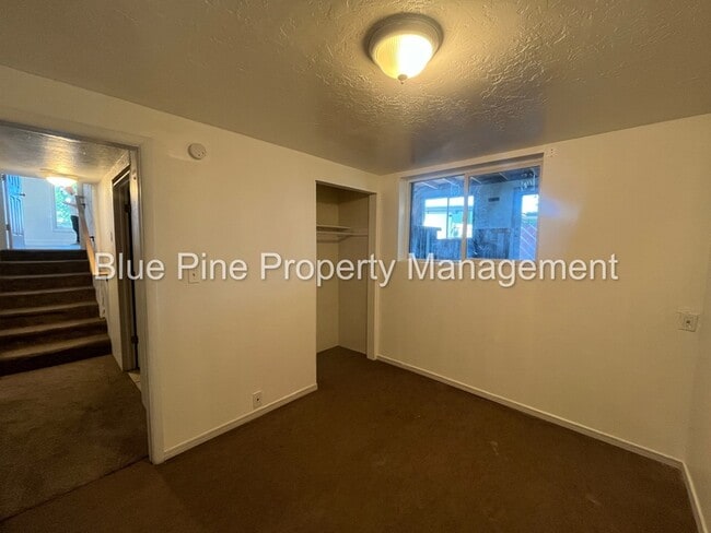 Building Photo - 2206 Wahlquist Dr