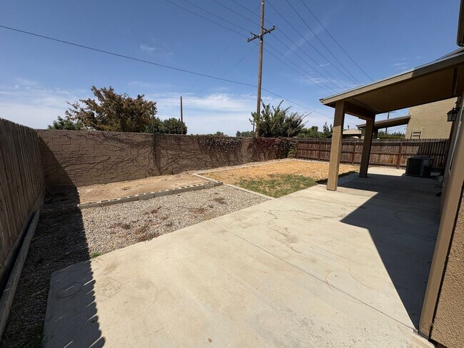 Building Photo - 641 S Laguna St