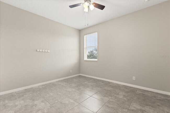 Building Photo - 1046 Grand Hilltop Dr