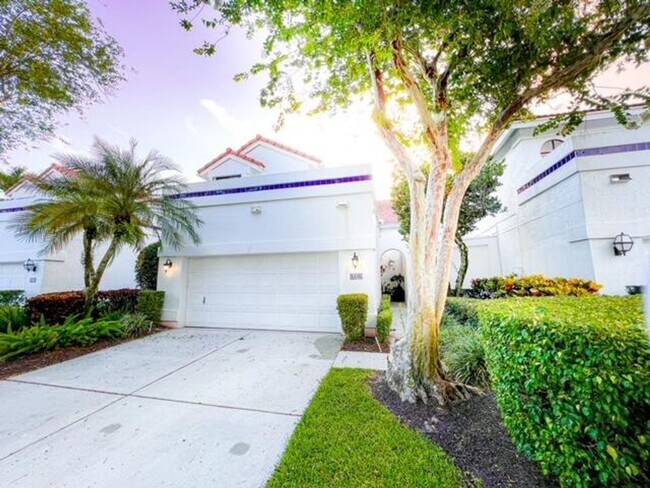 Building Photo - 5500 Fox Hollow Dr