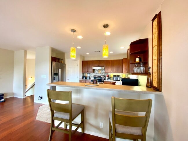 Building Photo - 75-654-654 Lalii Pl