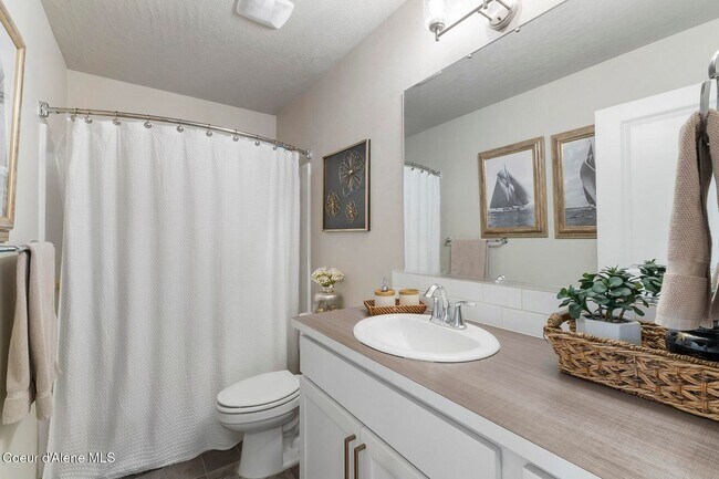 Building Photo - Spacious 4BR + Loft Home in Desirable North Place Community — Post Falls