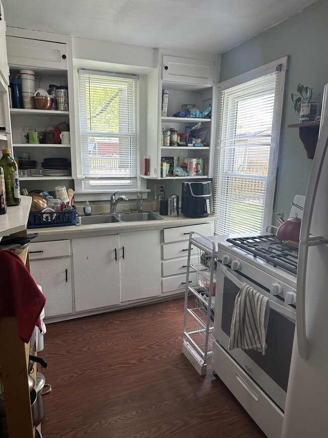 kitchen with gas stove - 2041 Rhode Island St