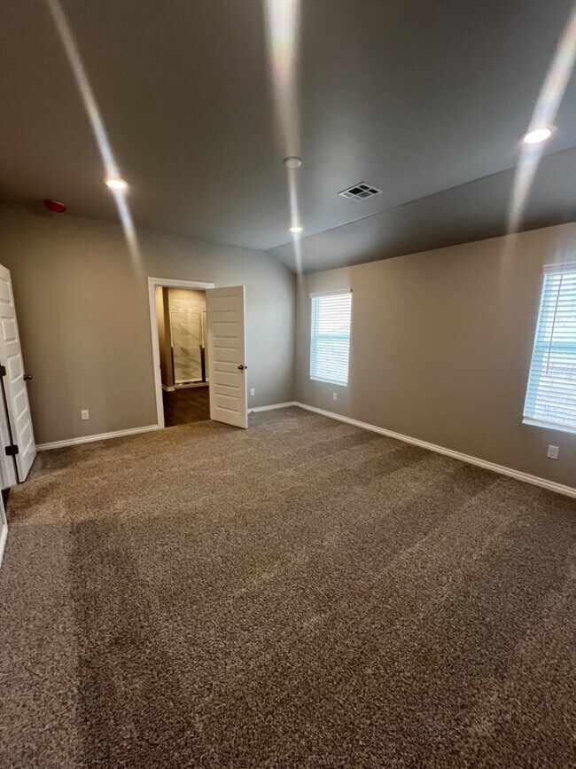 Building Photo - 2765 Alice Wy