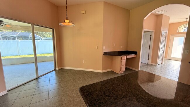 Building Photo - 10 Zebrawood Ct