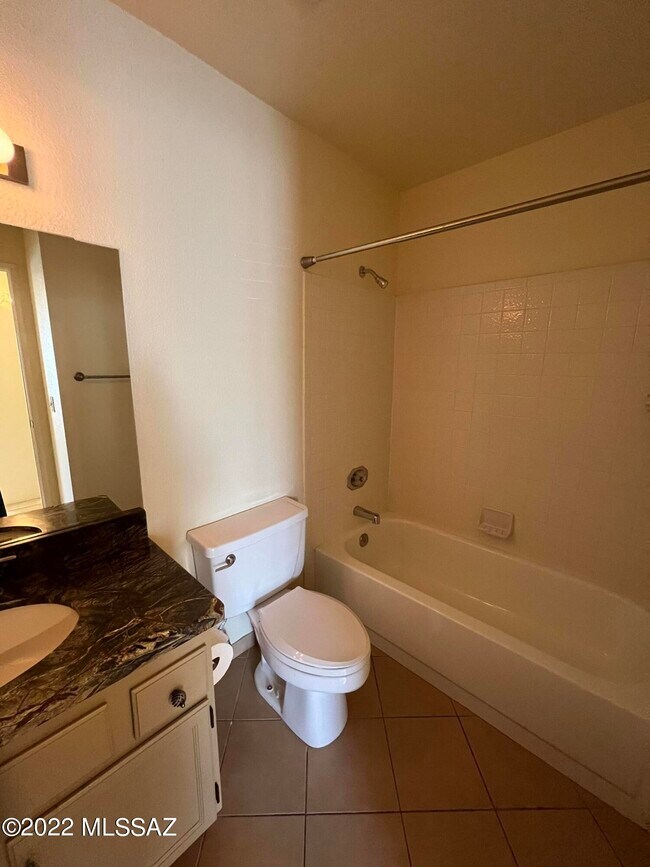 Building Photo - 6451 N Tierra De Las Catalinas