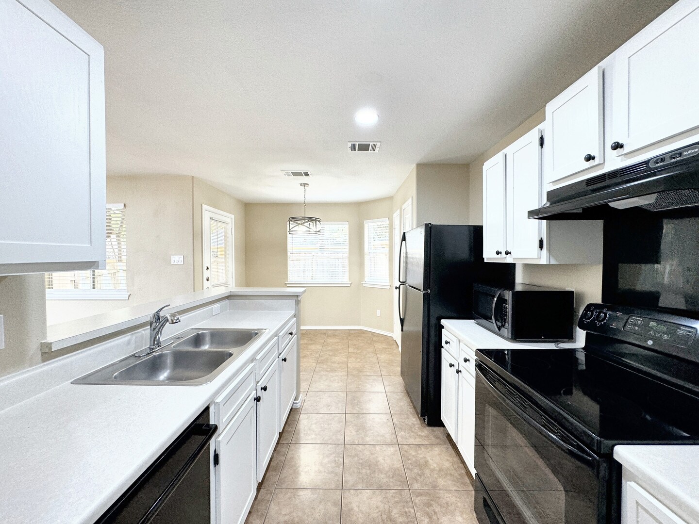 Building Photo - 831 Sagewood Trail