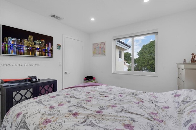 Building Photo - 15452 SW 50th Terrace