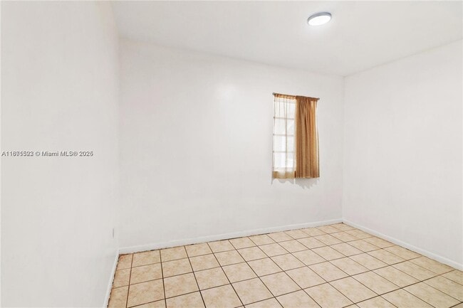 Building Photo - 2262 NW 5th St