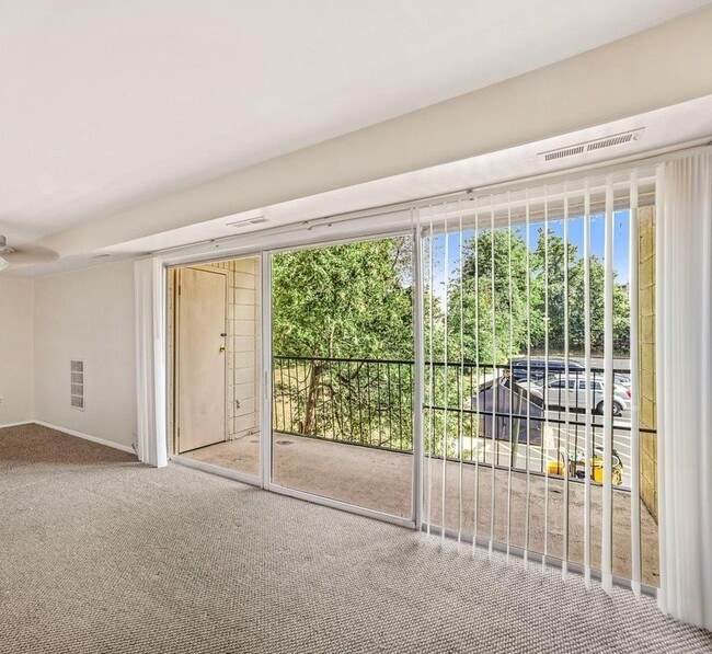 Building Photo - 7700 Arehart Dr