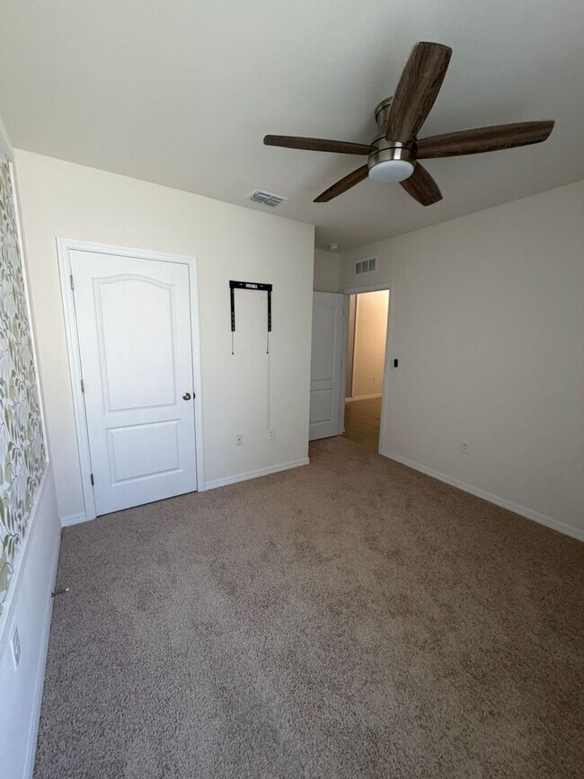 Building Photo - 801 Baylor Dr