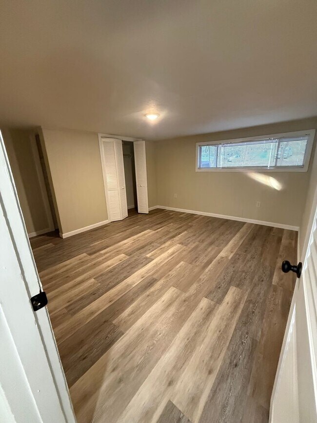 Building Photo - Springdale A