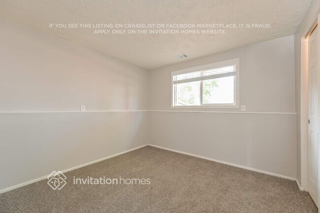 Building Photo - 4630 S Braun Ct