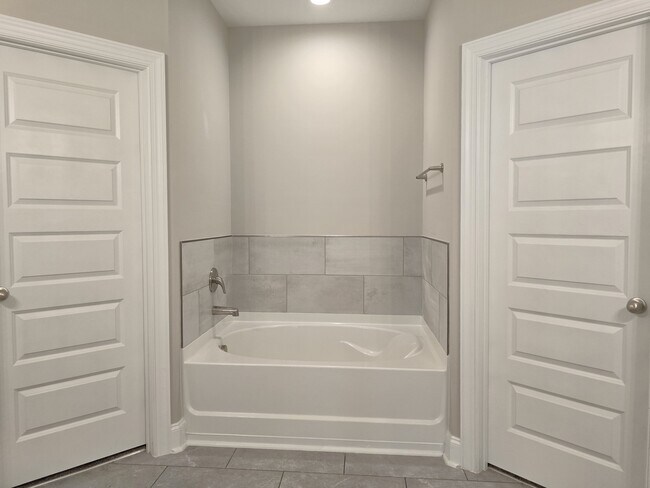 Building Photo - 7510 Paisley Cir