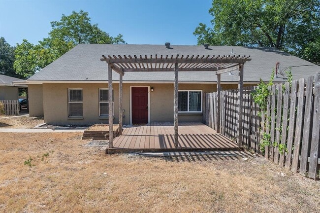 Building Photo - 608 Old Manchaca Rd