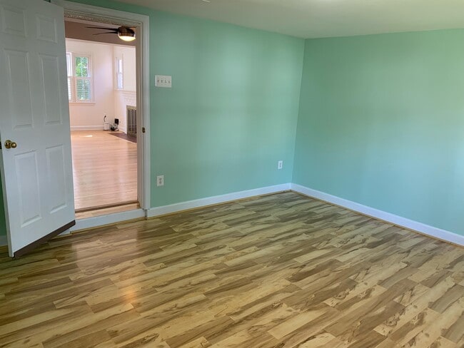 Building Photo - 9511 Singleton Dr