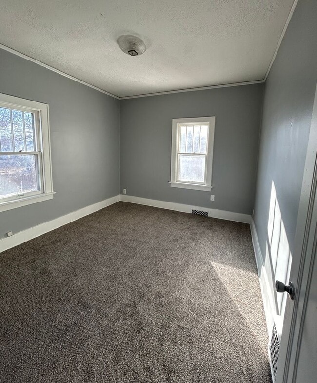 Building Photo - House