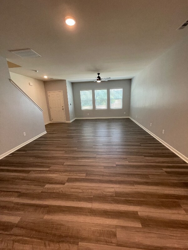 Building Photo - 2111 Gln Xing Dr