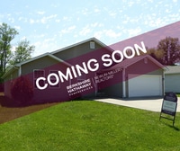 Building Photo - Large 5 Bedroom Home & Pets Welcome*