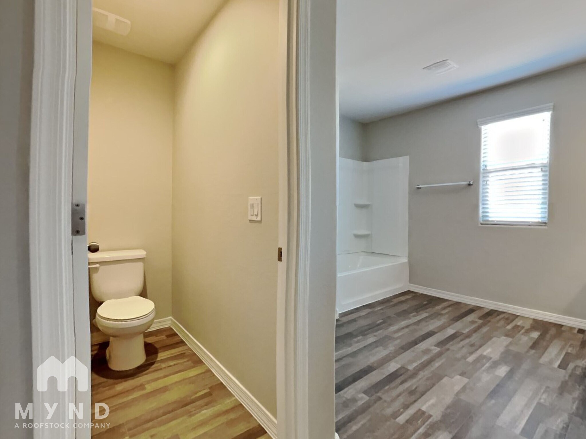 Building Photo - 5420 W Albeniz Pl