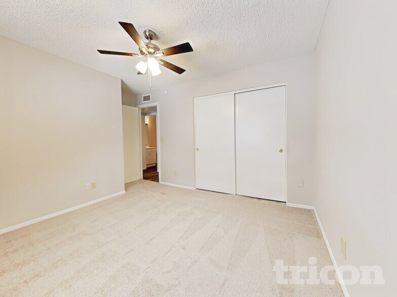 Building Photo - 8427 W Orchid Ln