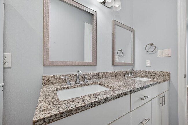 Building Photo - 4922 Paradigm Ln