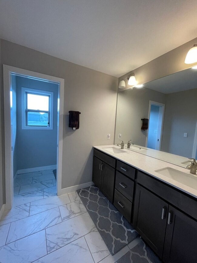 Building Photo - 3 bd, 2 ba NE Columbia house, brand new co...