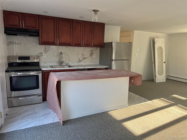 Building Photo - 10 Marsulin Dr