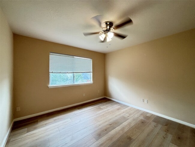 Building Photo - 3418 Shadowfern Dr