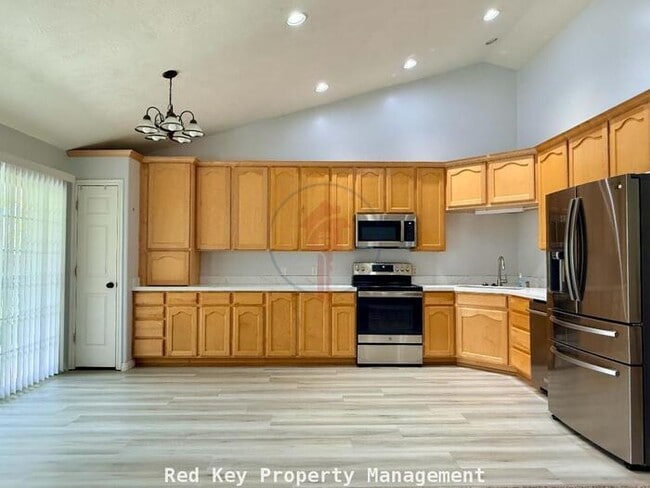 Building Photo - 474 E 1370 N
