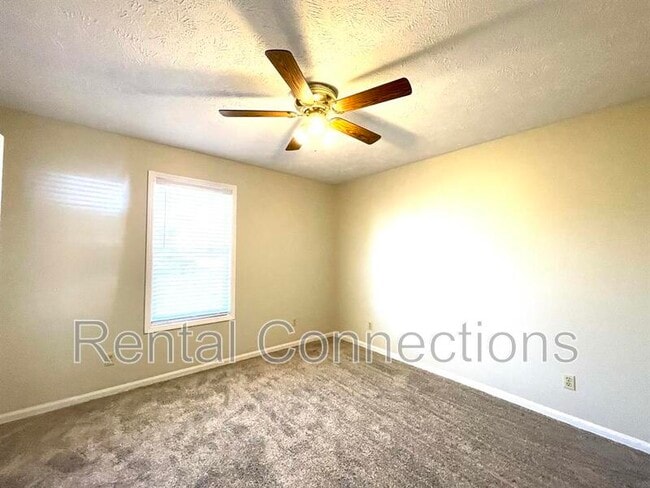 Building Photo - 703 Joseph Ln